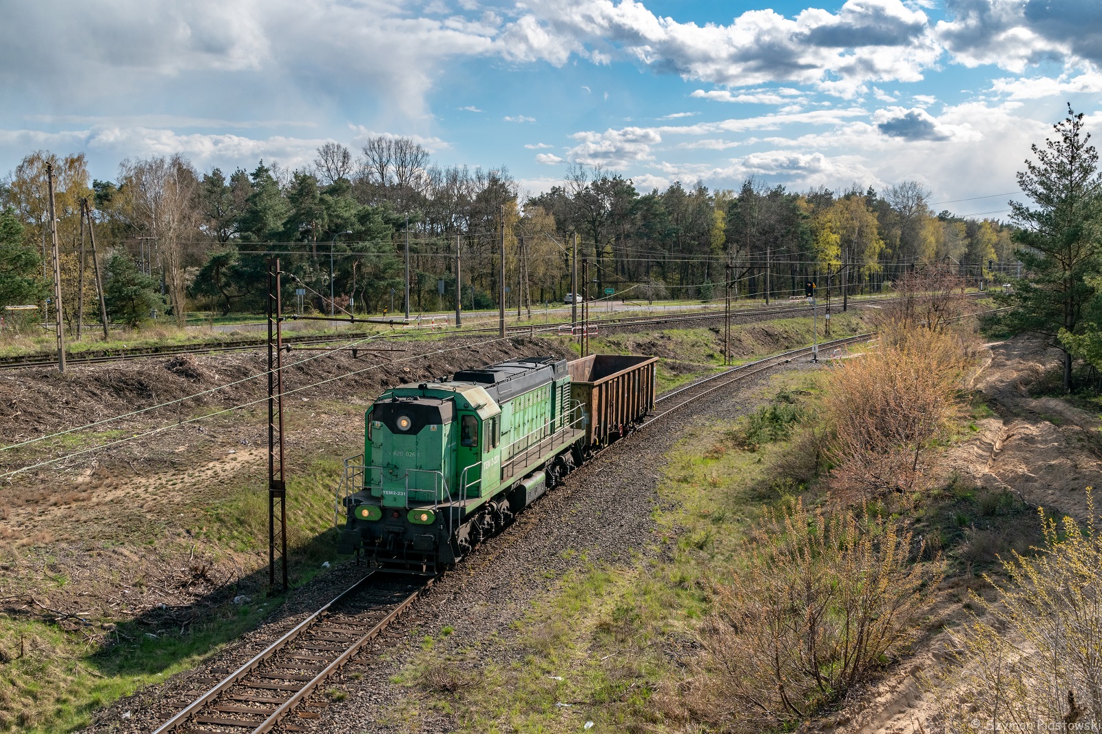 TEM2-231 z jedną węglarką.