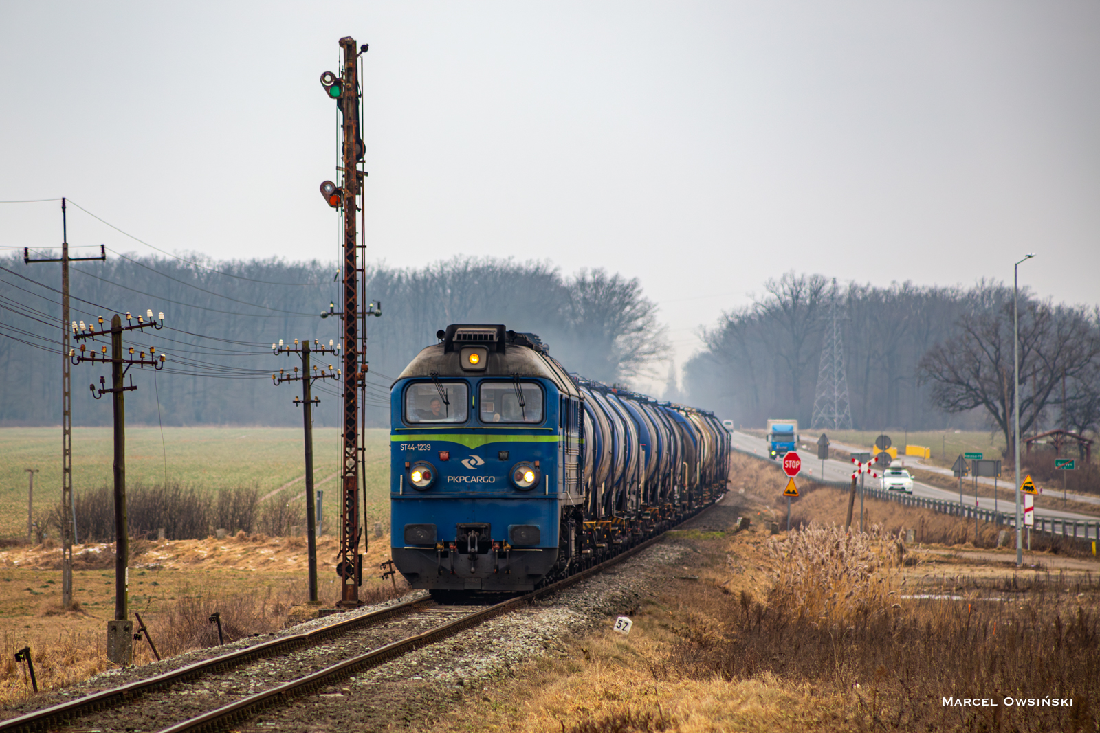 ST44-1239 z cysternami do Gostynia