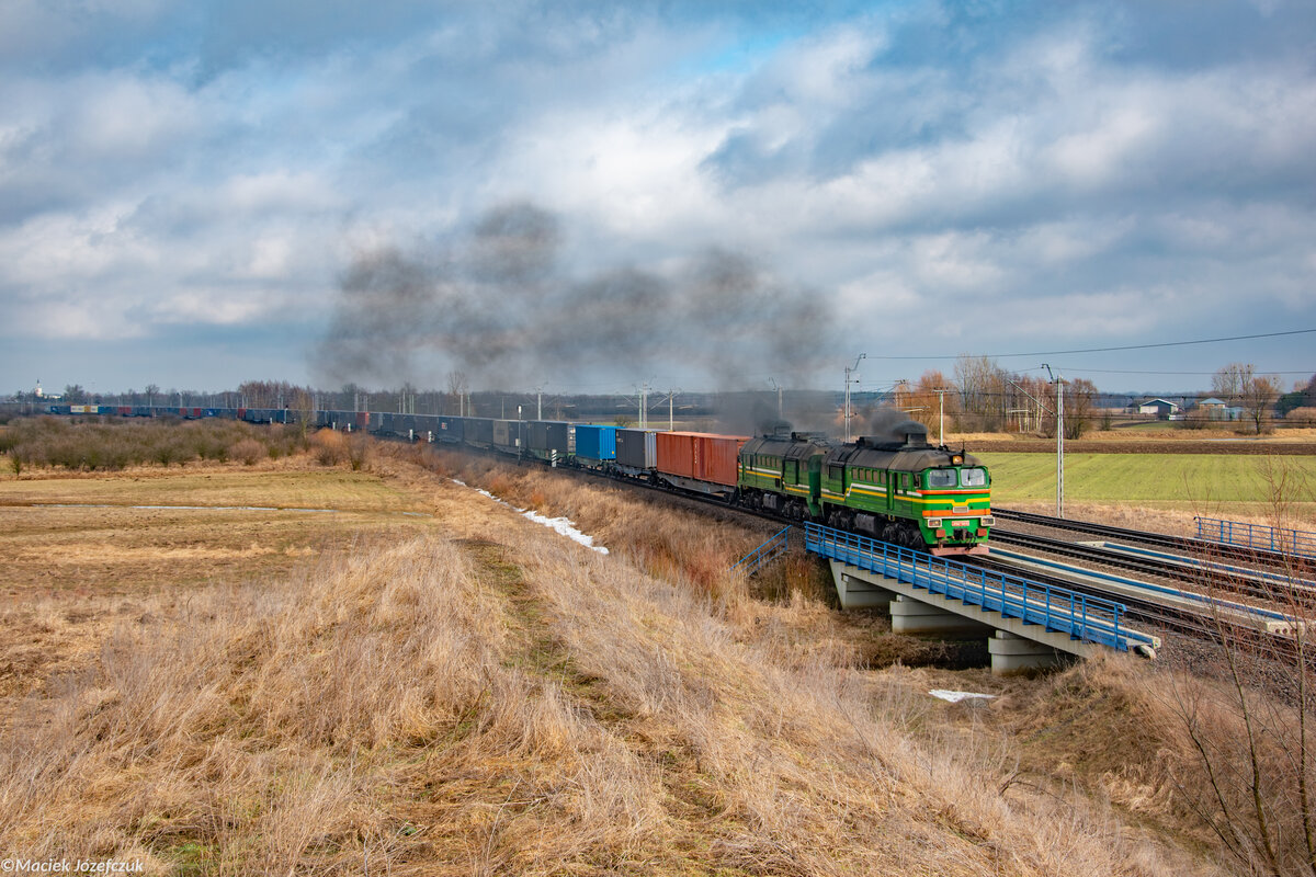 2M62-0970 z kontenerami