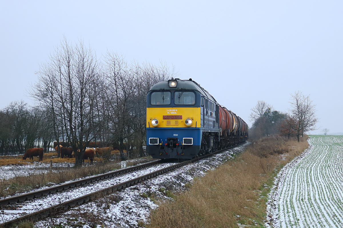 M62-1891 obok pastwiska