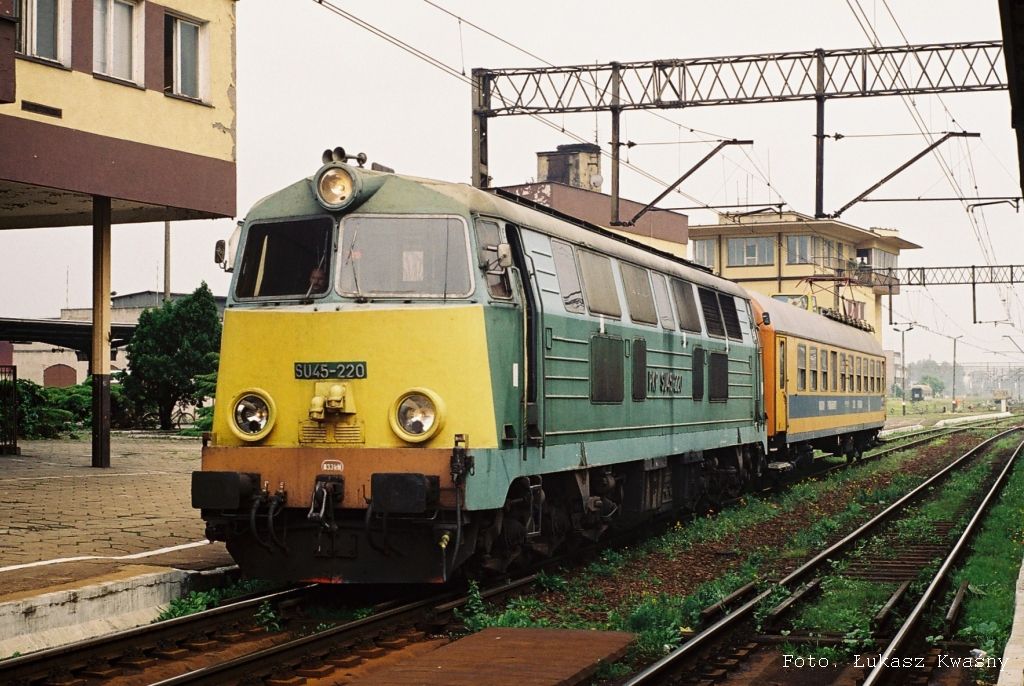 SU45-220 z wagonem diagnostycznym