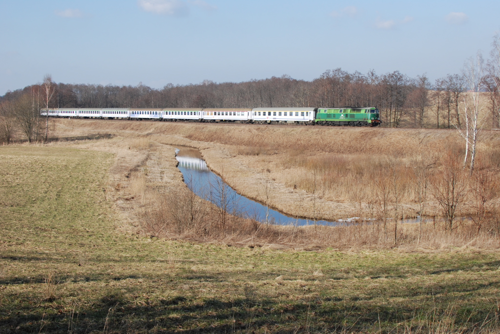 Gdzie strumyk płynie z wolna ...