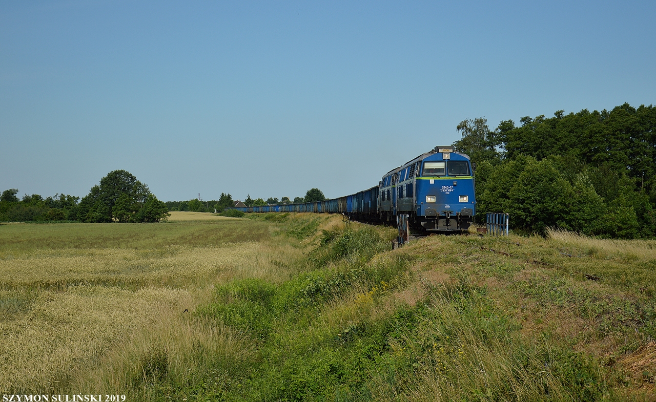 ST45-17 i 16 z węglarzem do Raciąża