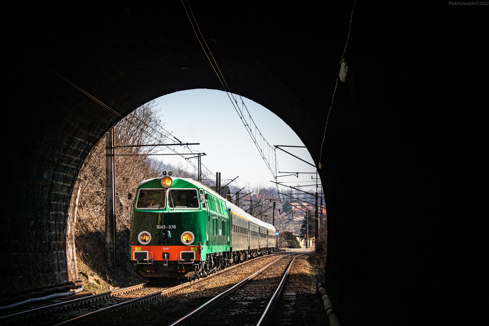 Kamera, akcja- lokalna atrakcja