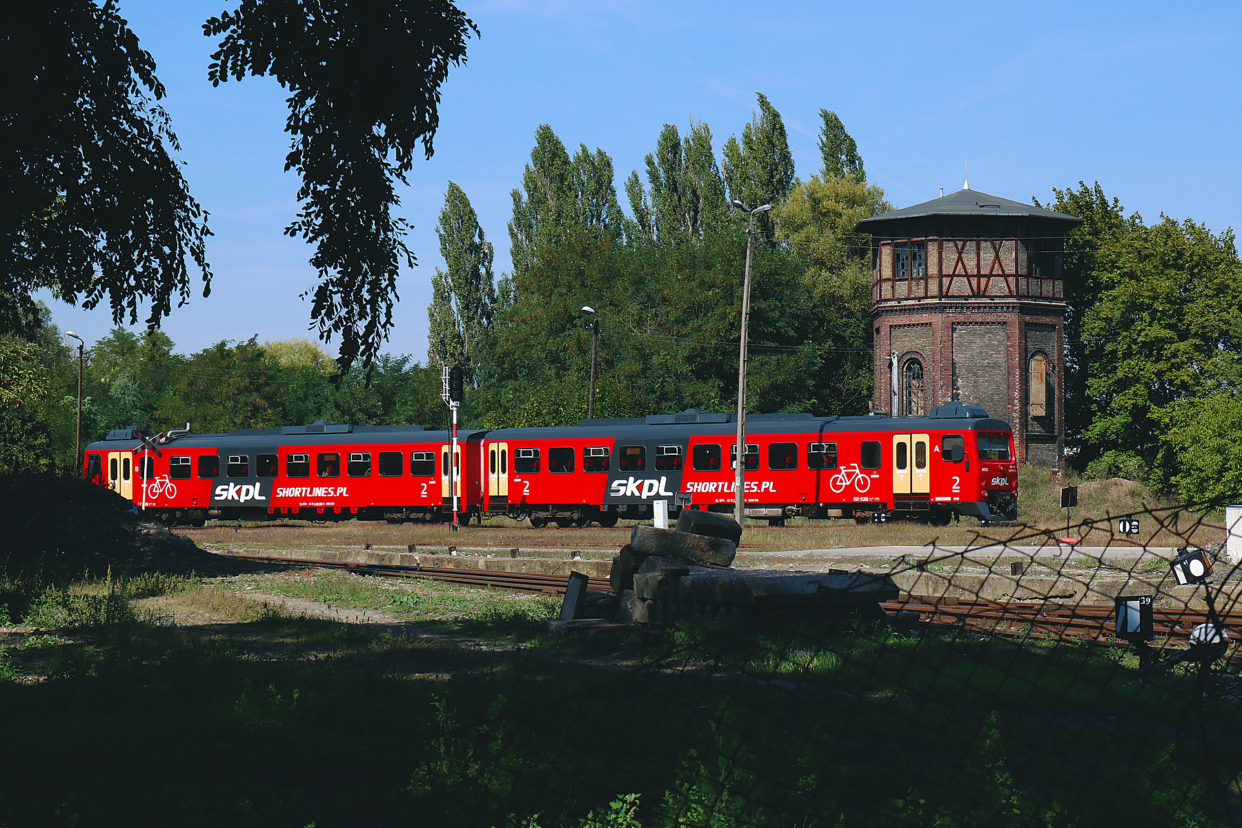 Obserwacja zza płota