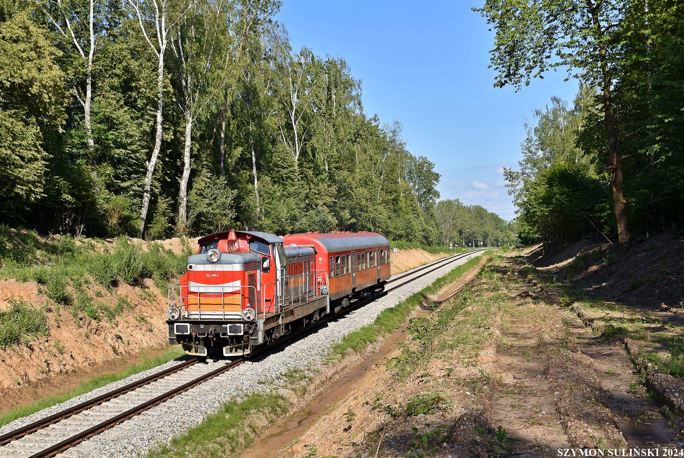 SU42-512 na linii 221