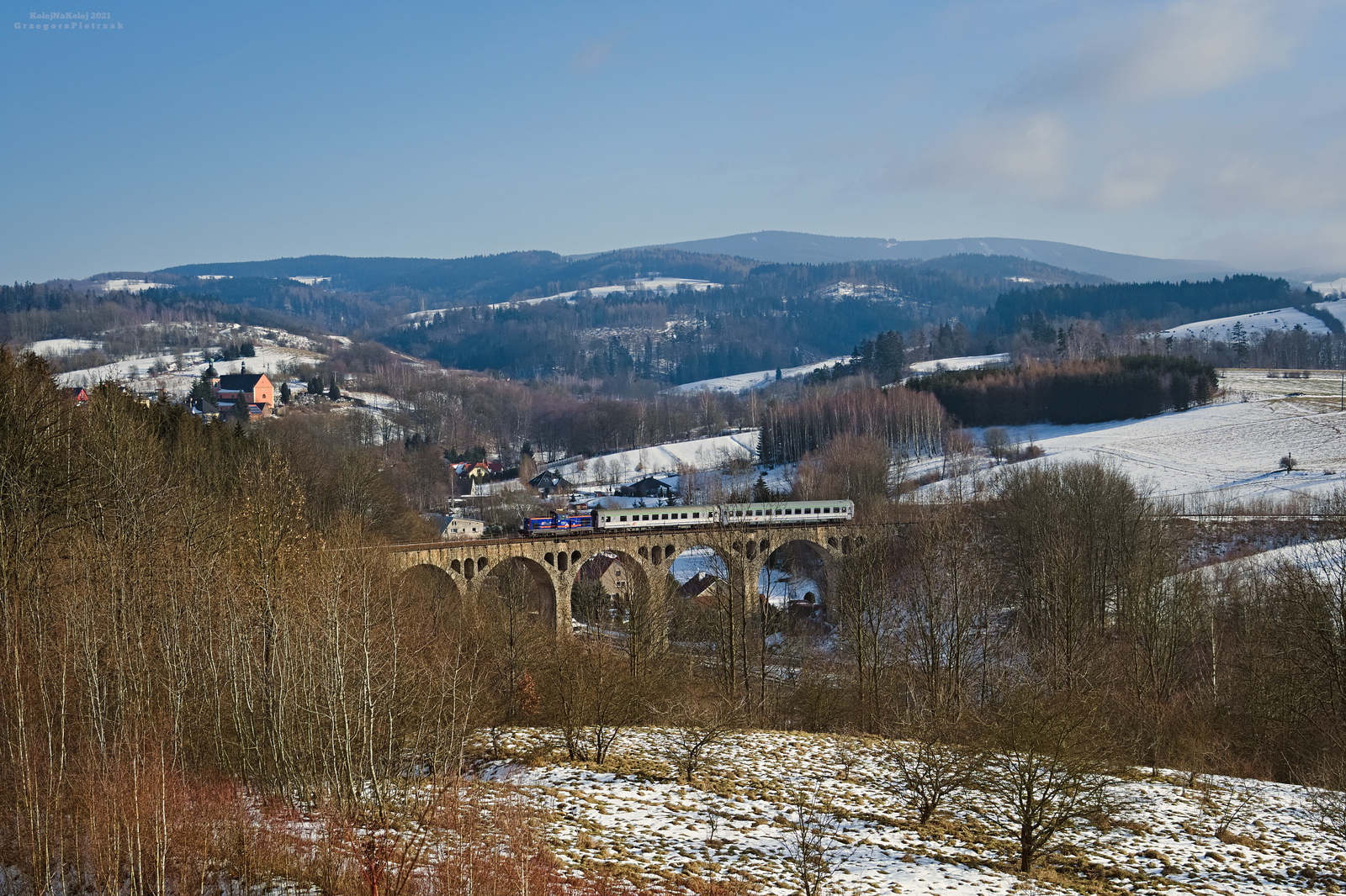 "Śnieżka na wiadukcie"