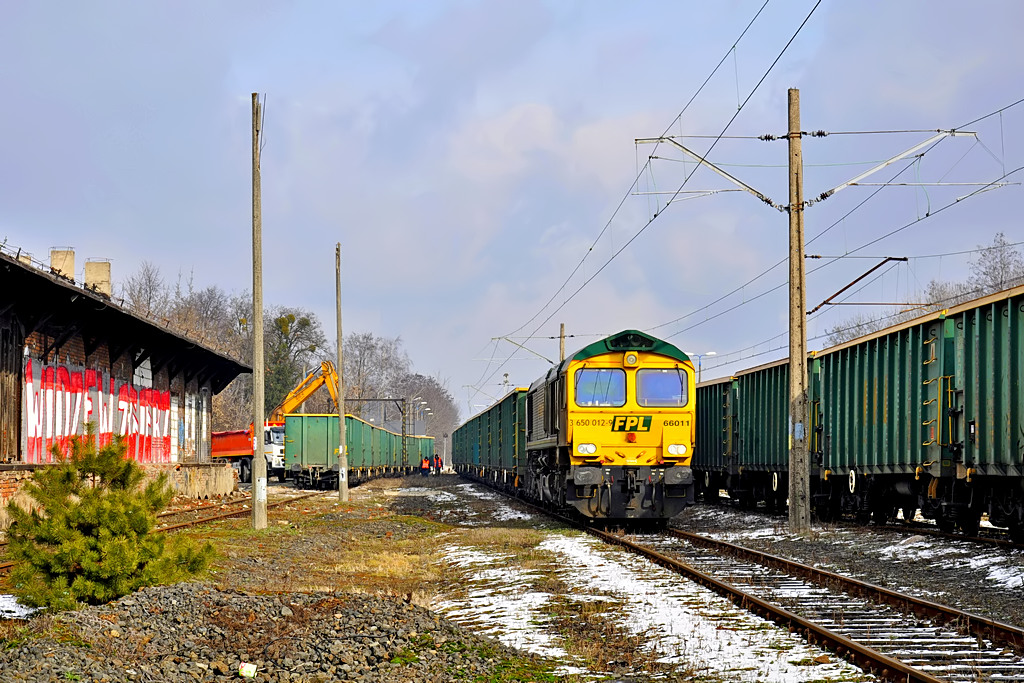 Class 66011 w Zgierzu