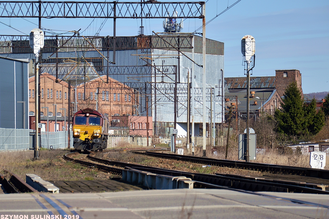 Class JT42CWR-66180 DB Cargo Polska wyjeżdża z Elbląga