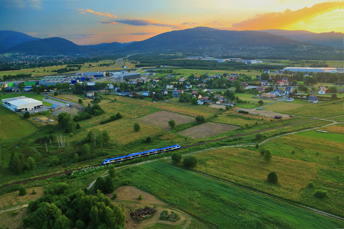 Lipiec, pociąg i góry