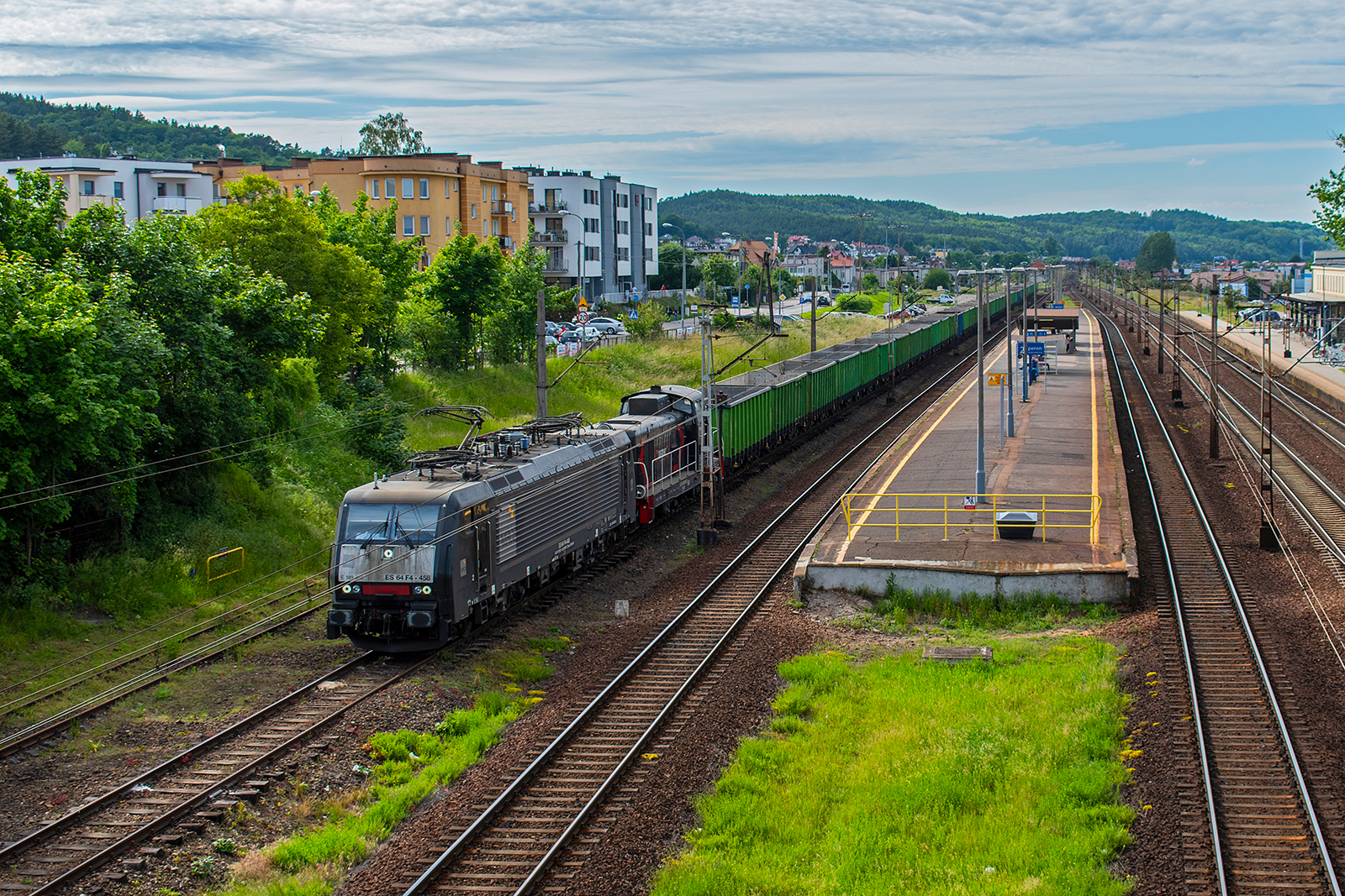 E189-458 + SM42-2215