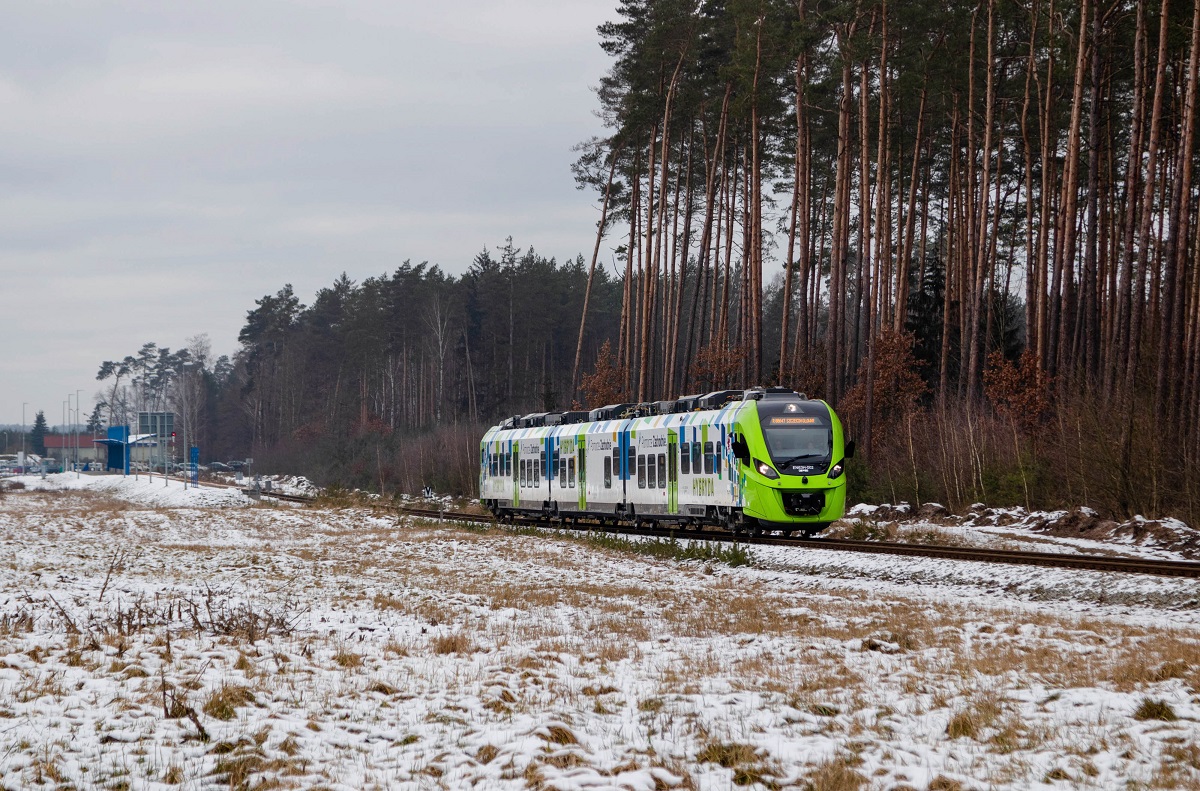 Zielona hybryda na lotnisku
