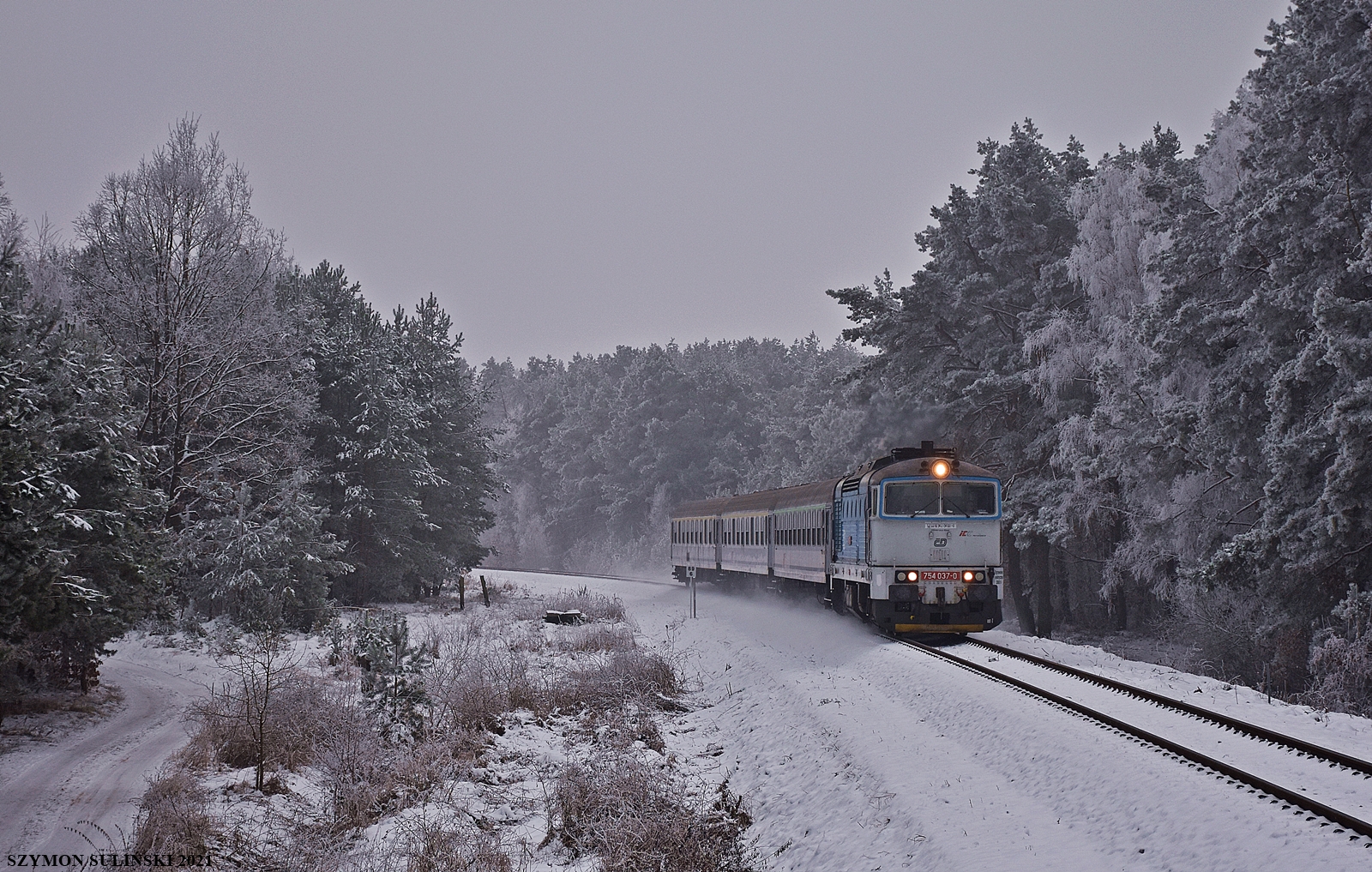 754 037-0 z TLK Flisak