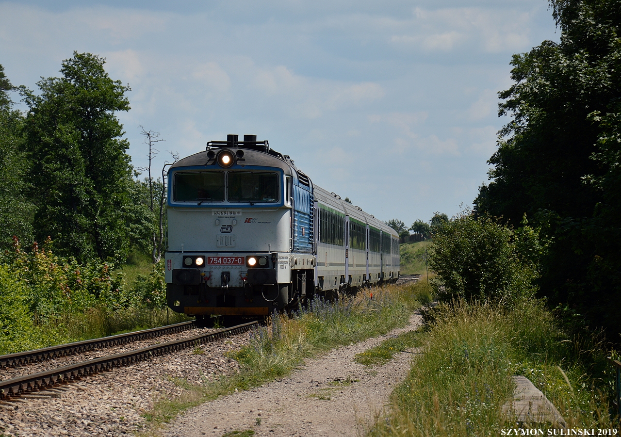 Nurek 754 037-0 z IC Mamry