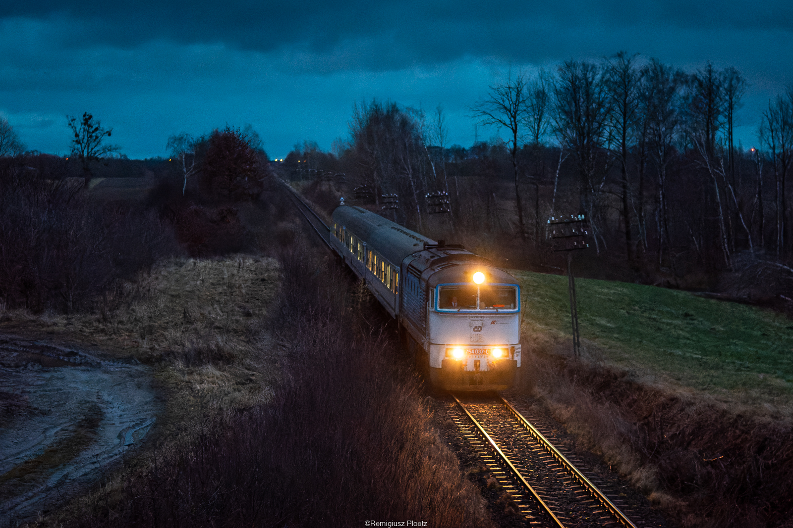 Nurek w krainie ciemności
