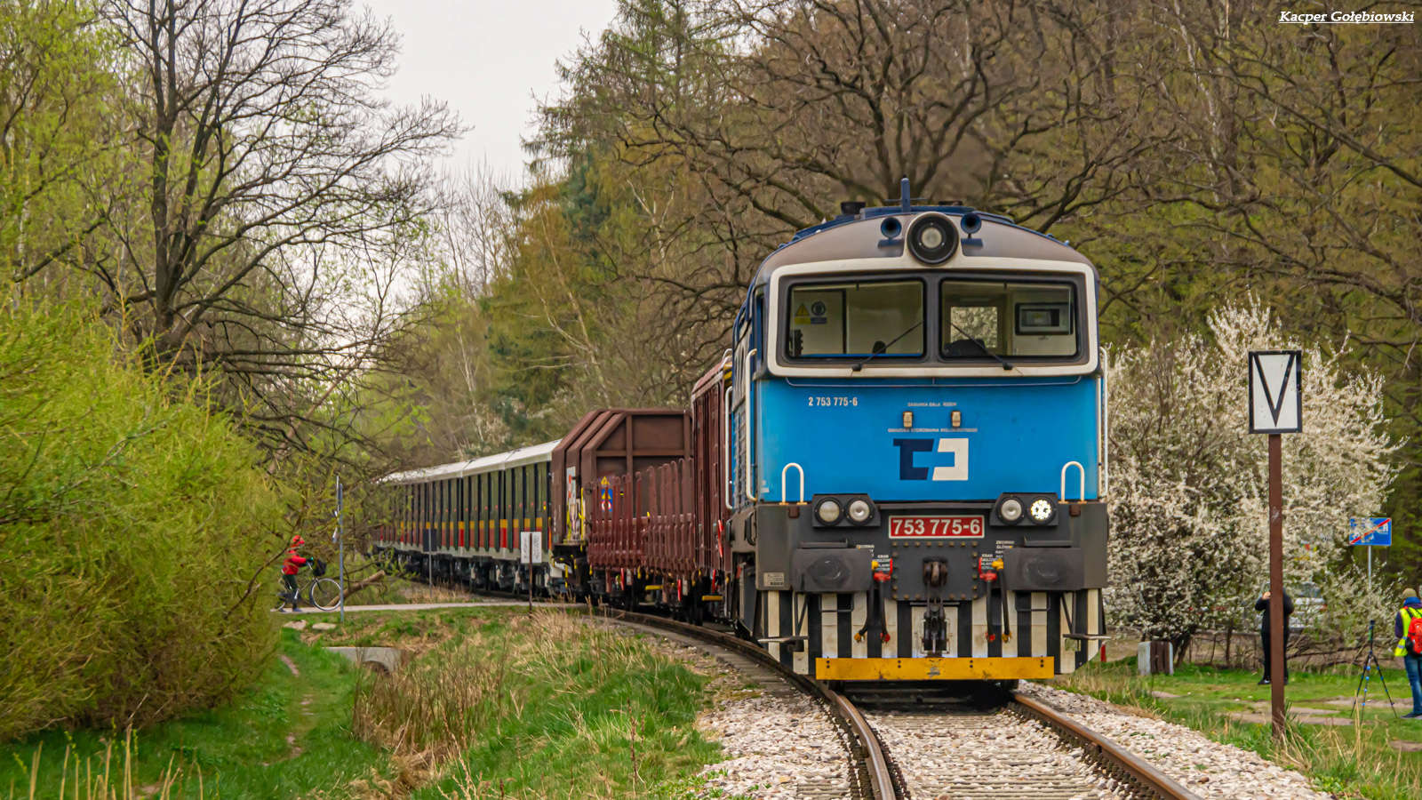 Nurek z metrem na Kabatach