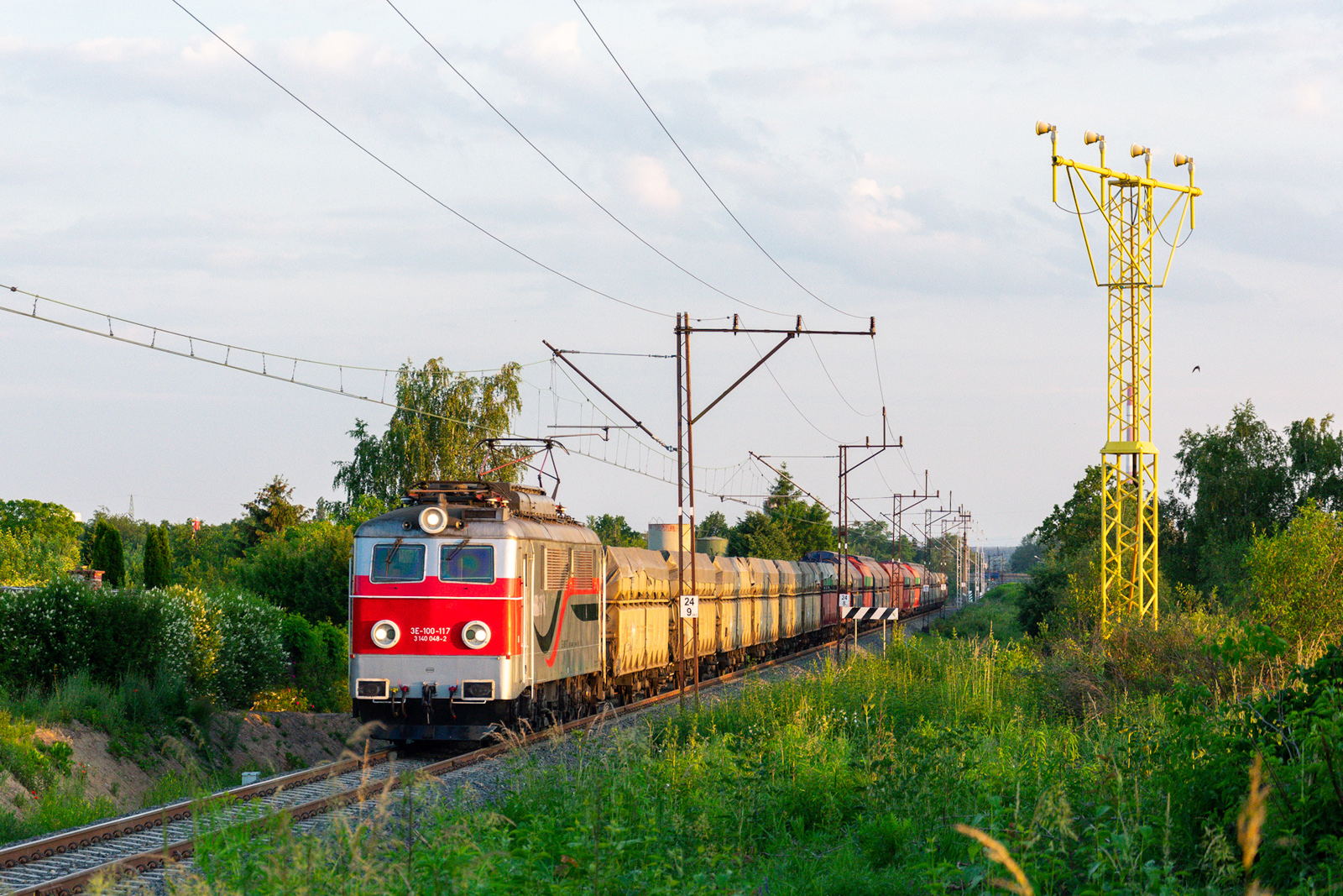 Sputnik obok lotniska