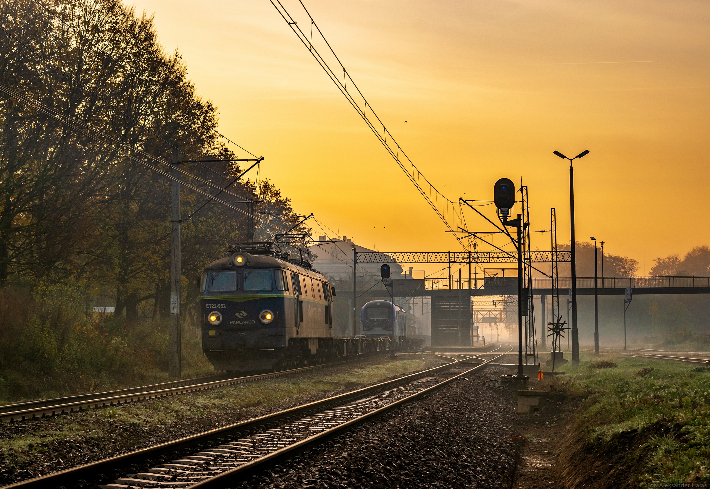 "Opadły mgły, wstaje nowy dzień"