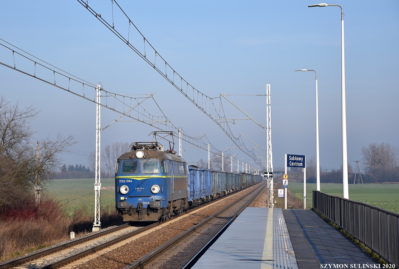 ET22-1084 z węglarzem