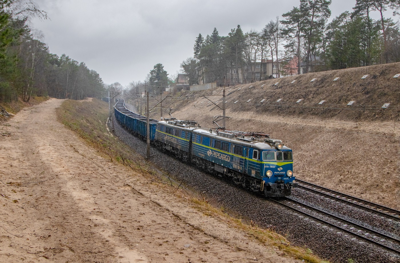 Łuki w srogiej ulewie