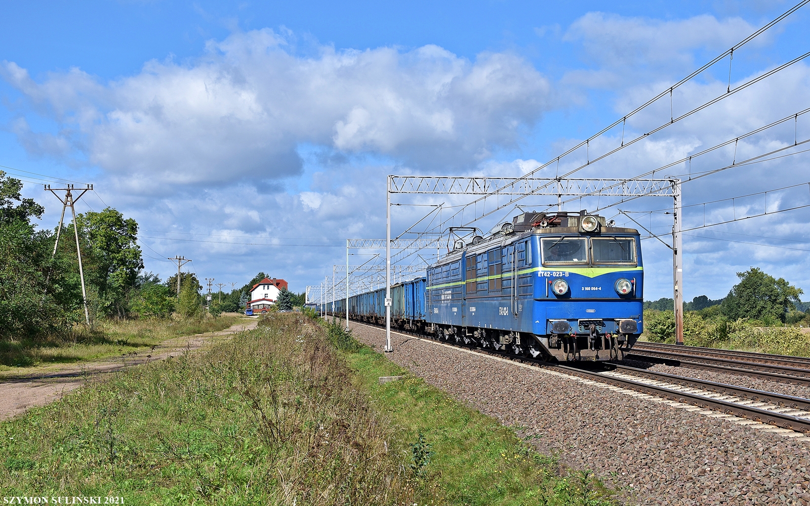 ET42-023 w Różynach