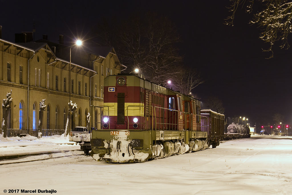 8 osi z masą rozproszoną