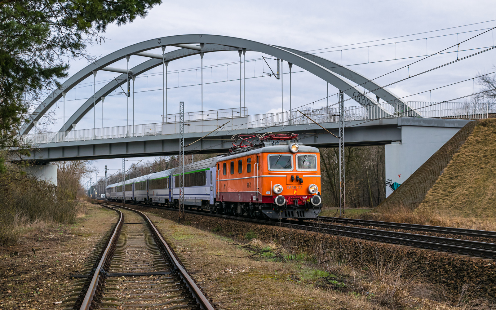 Czesio z pociągiem humanitarym