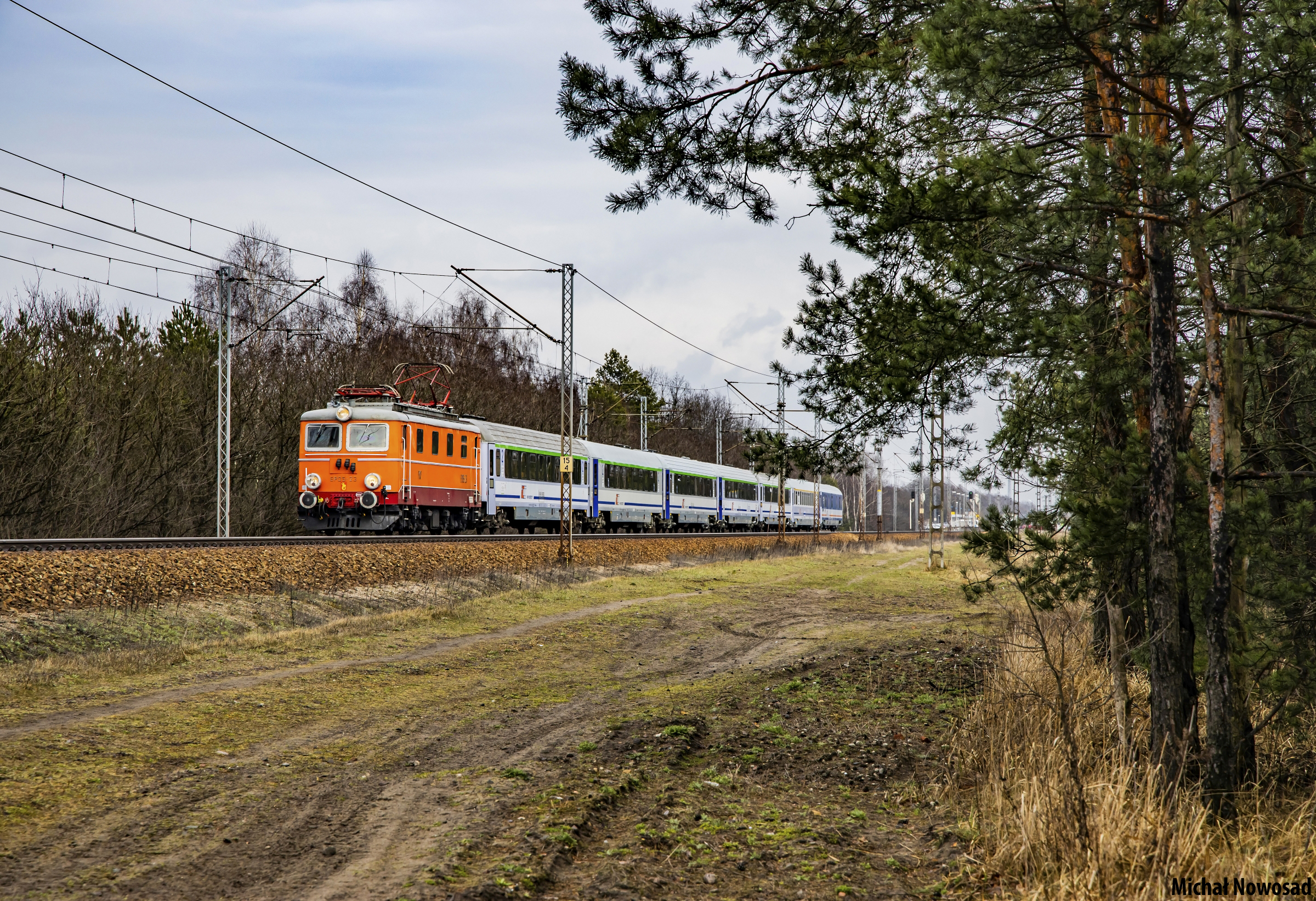 Czesiek z uchodźcami