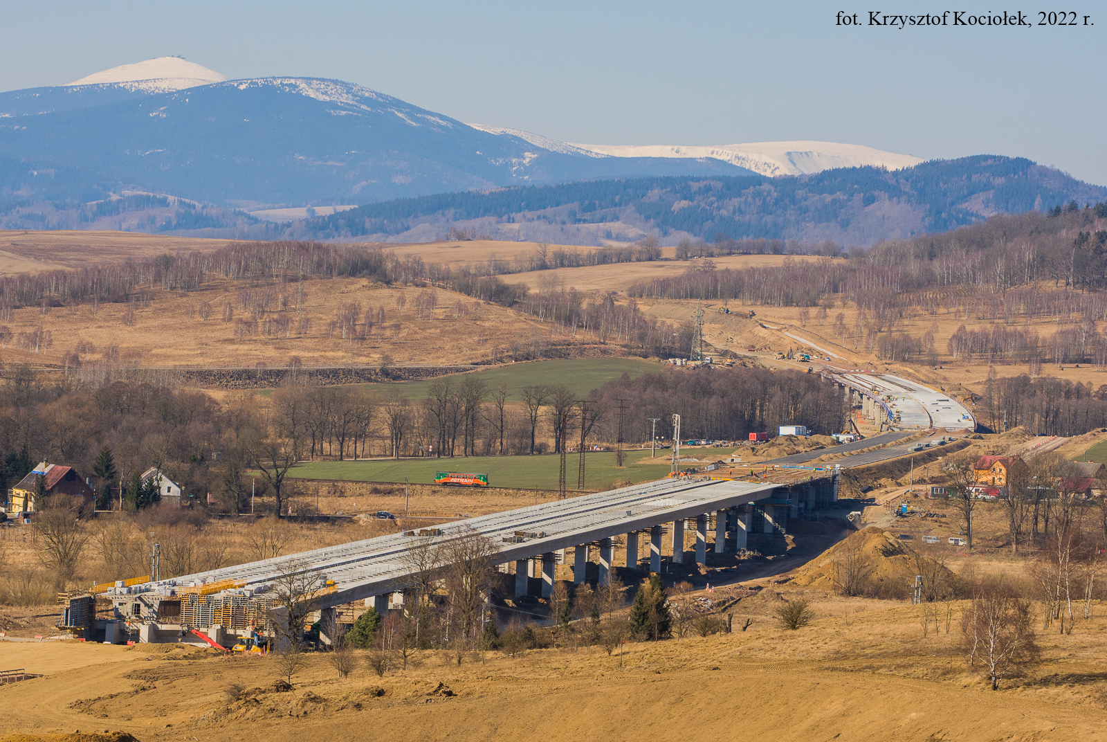 Motoraczek w otoczeniu S3