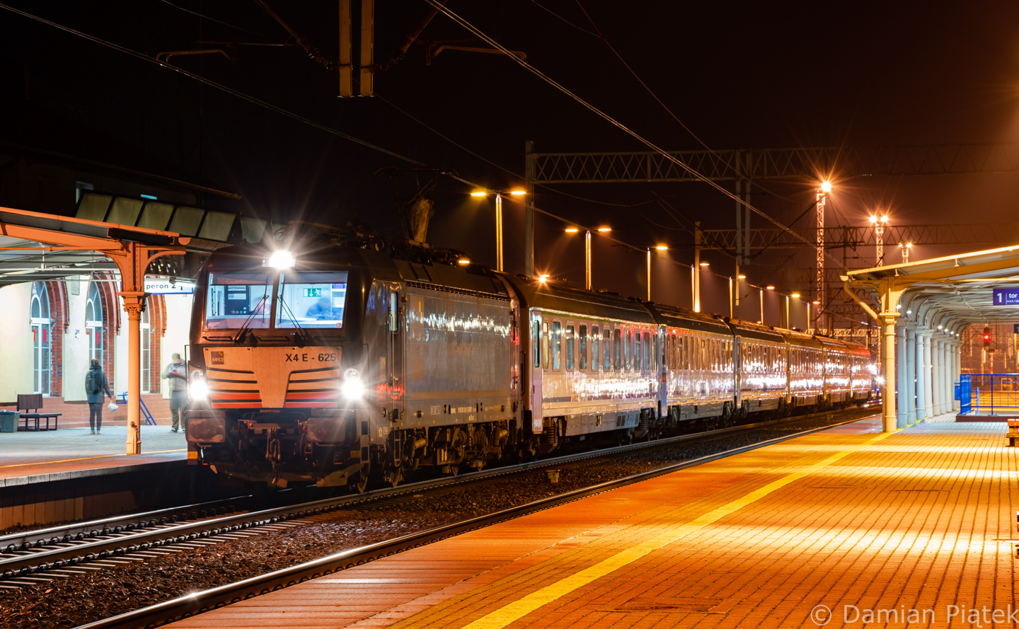 Vectron z "kurierem"