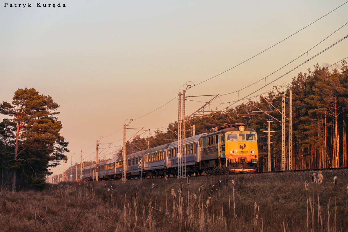 EP07-356 w "złotej godzinie"