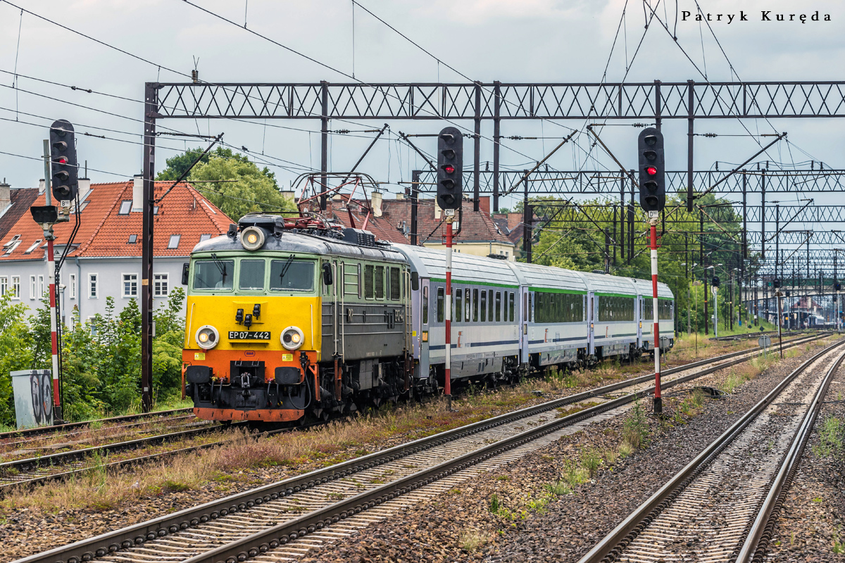 Urodzinowy żółtek