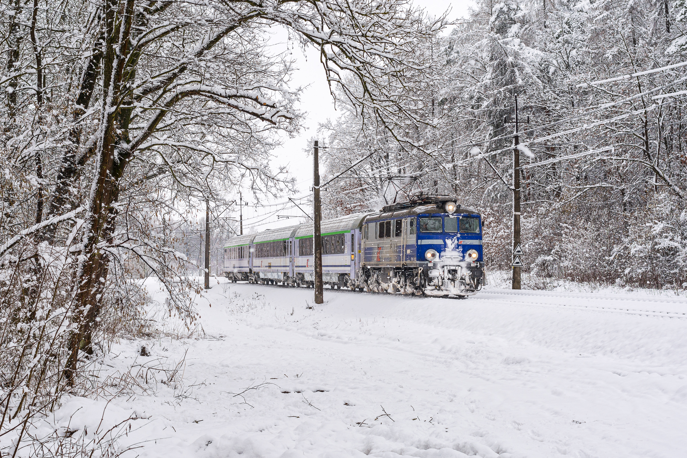 Odśnieżanie sieci trakcyjnej