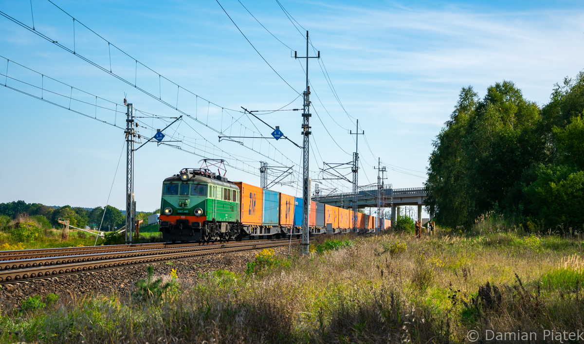 EU07-465 z kontenerowcem