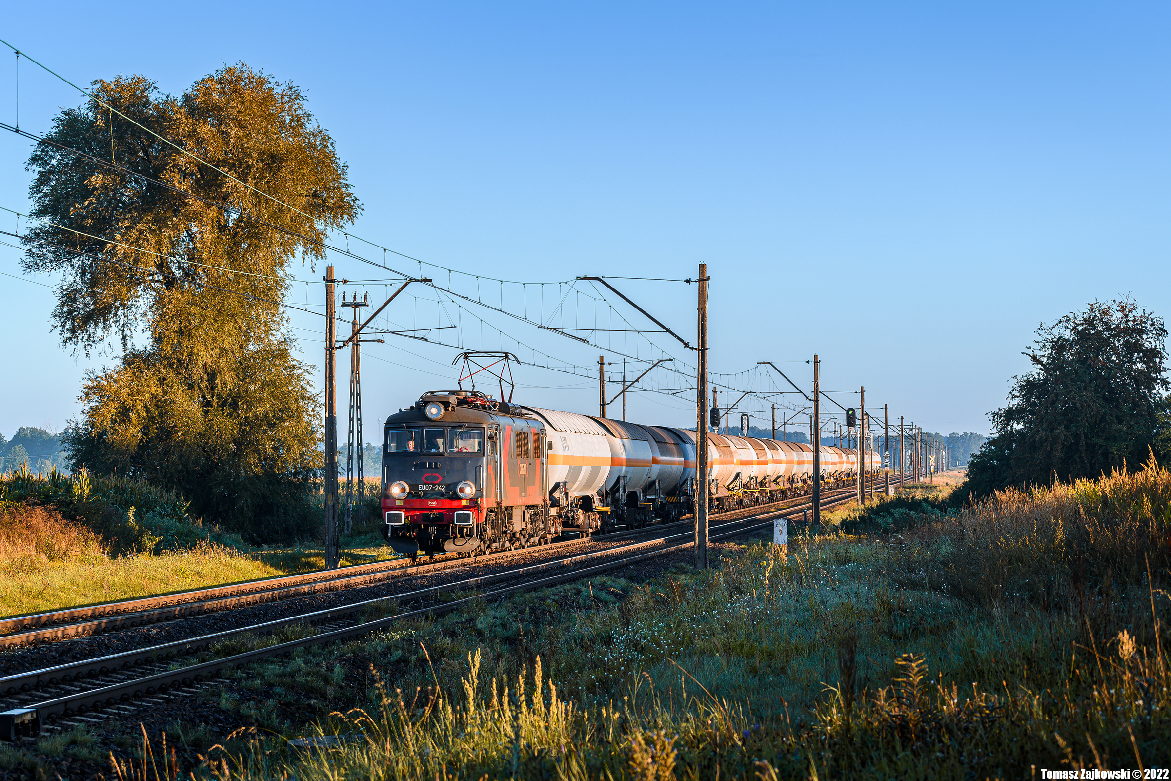 EU07-242