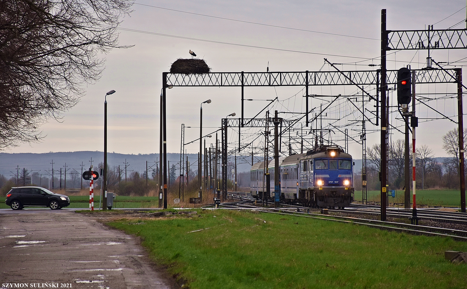 EP07-1037 pod okiem bociana