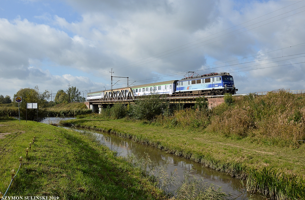 EP07-480 z TLK Stańczyk