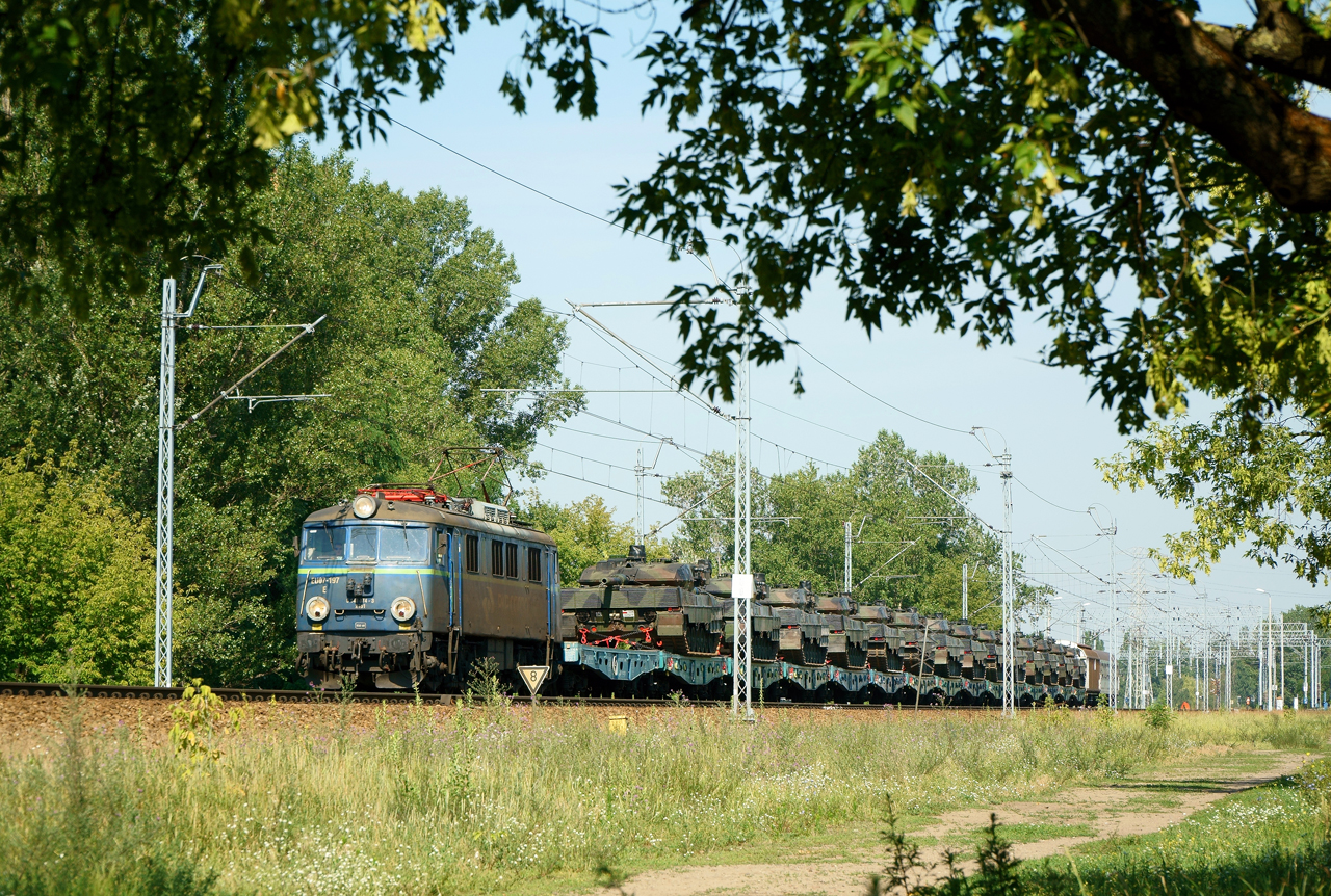 Pociąg pancerny ... :)
