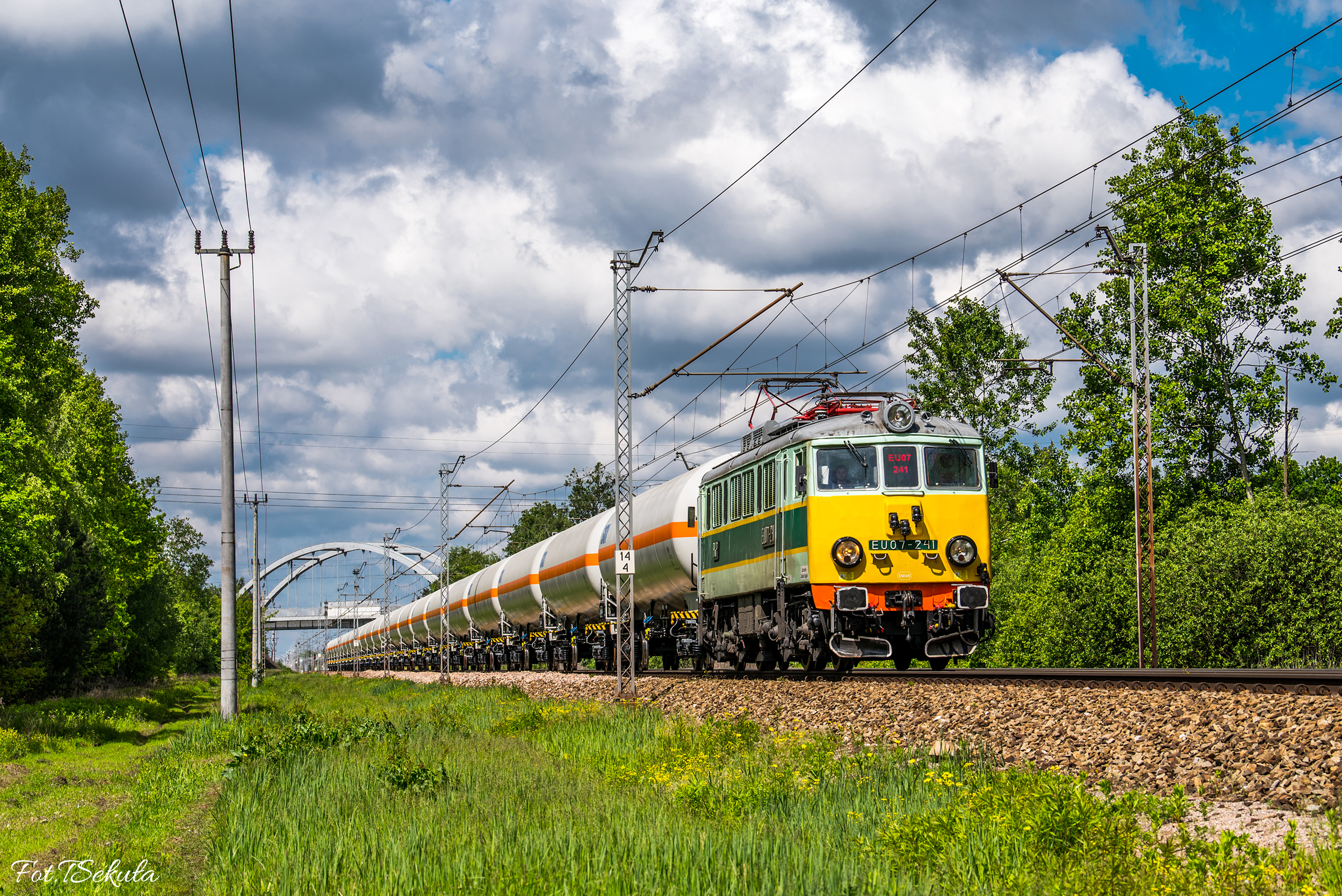 EU07-241