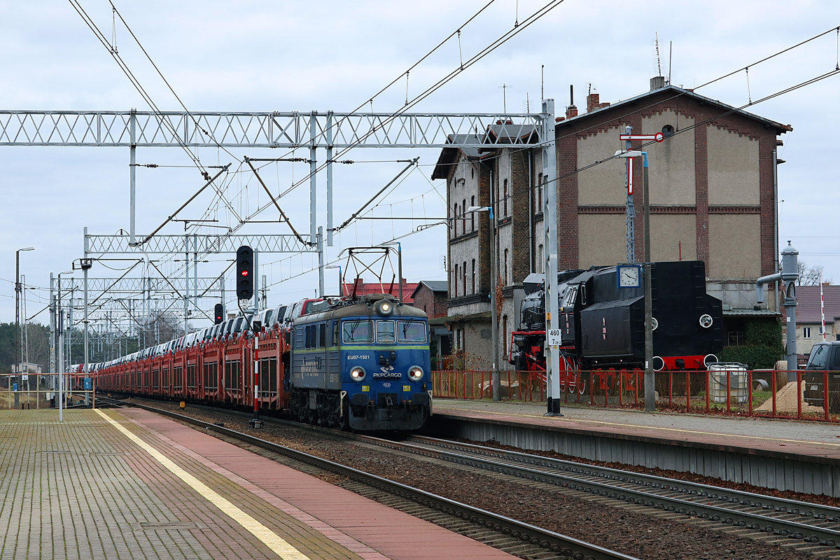 EU07-1501 z Volkswagenami