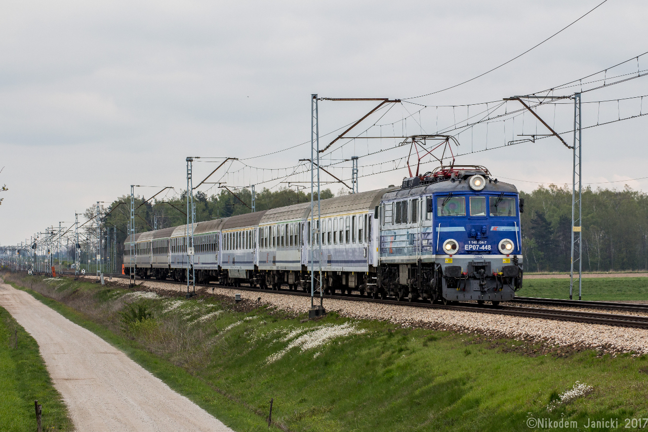 Ku zachodowi słońca