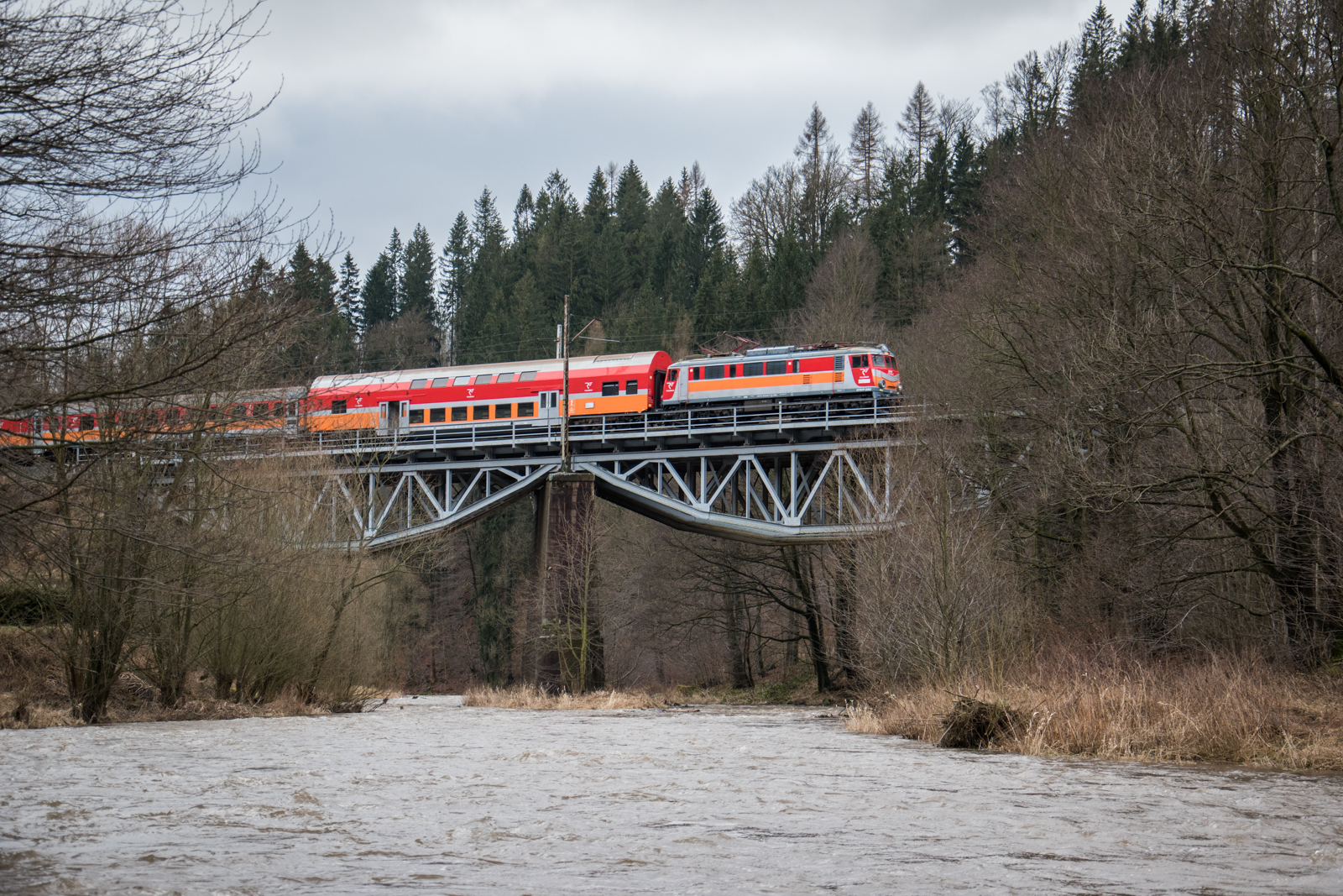 Kamieńczyk i bohun nad Bobrem