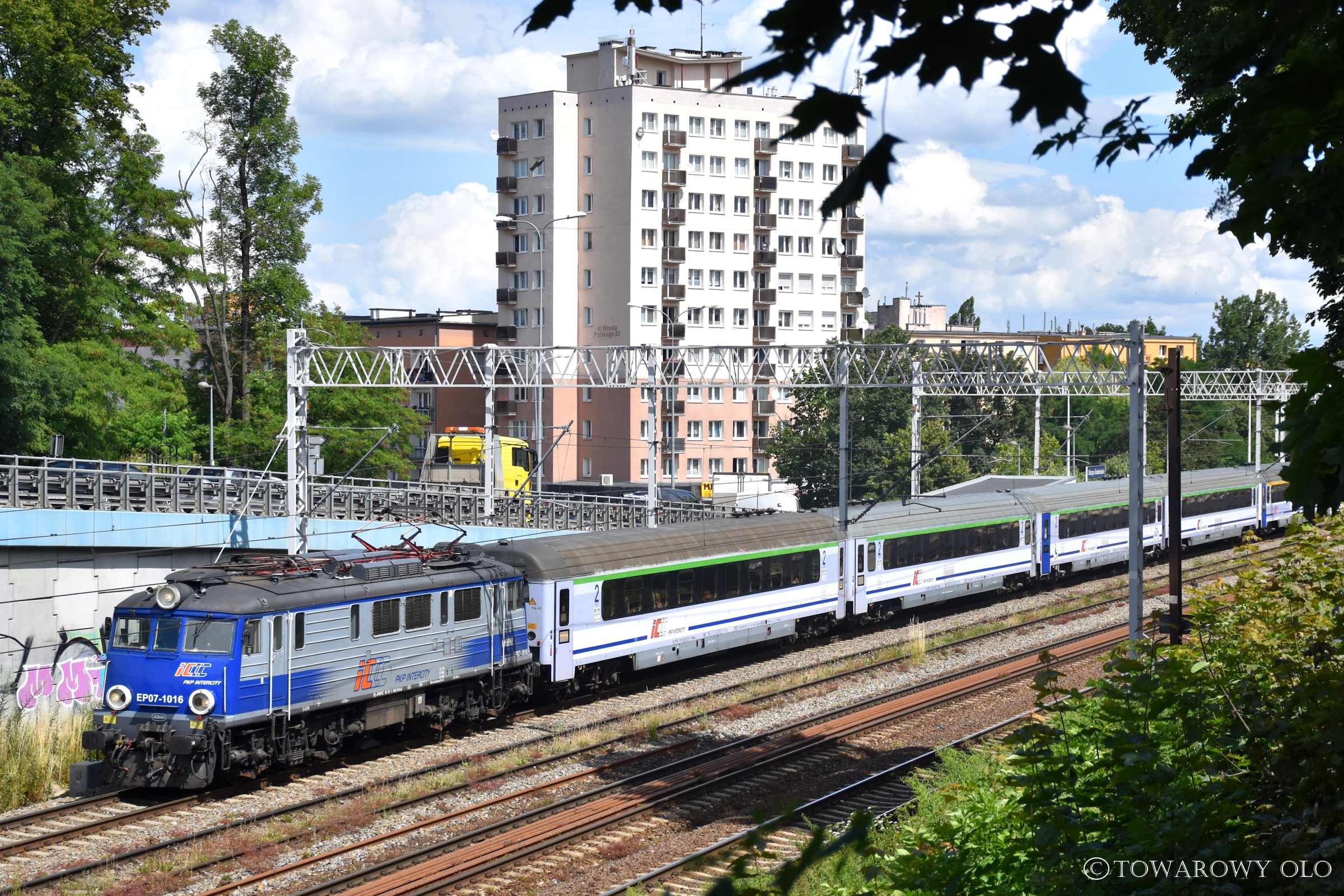 Boczne uliczki Olsztyna latem