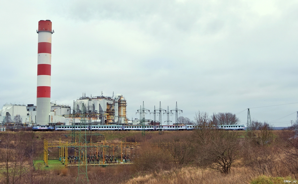 Szkuner zawija do portu