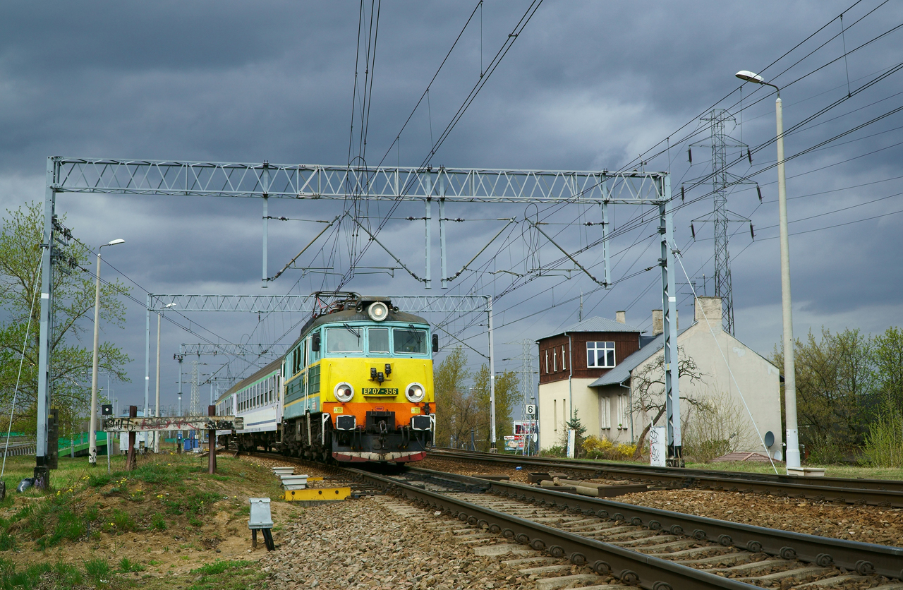 Pandemicznie krótki Nogat