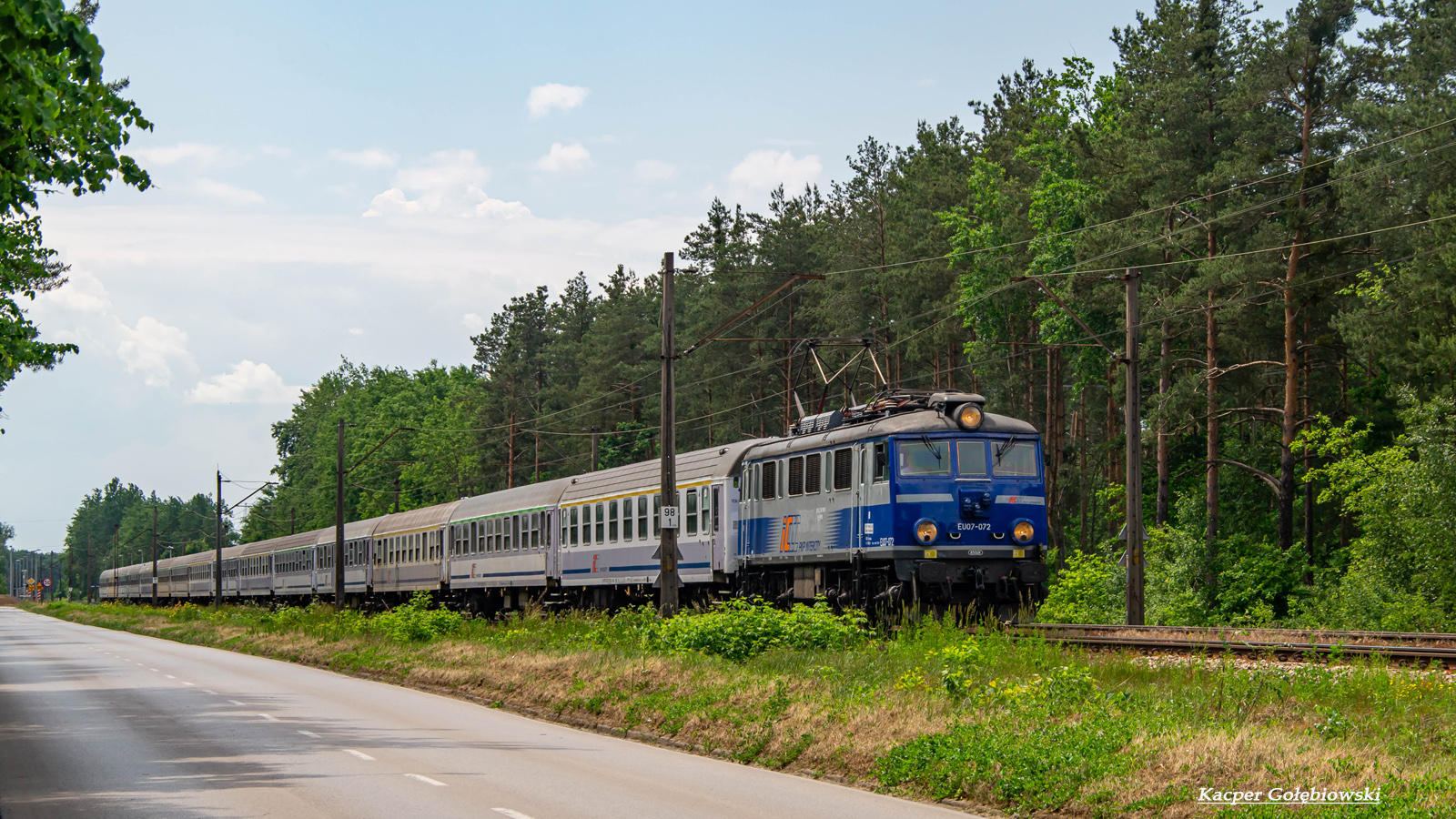 Służbowy z wagonami do Lublina