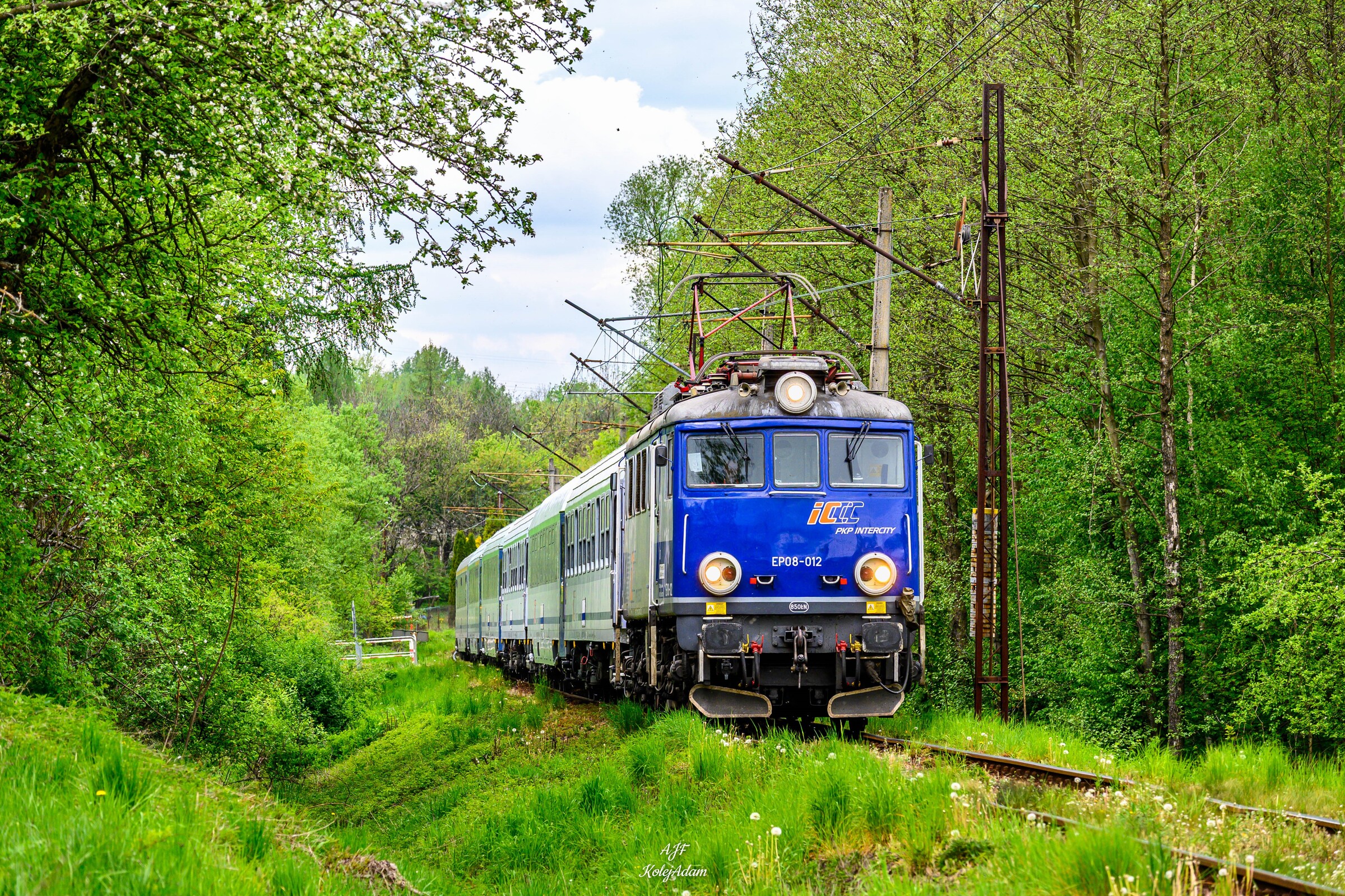 "Ósemką" po 117