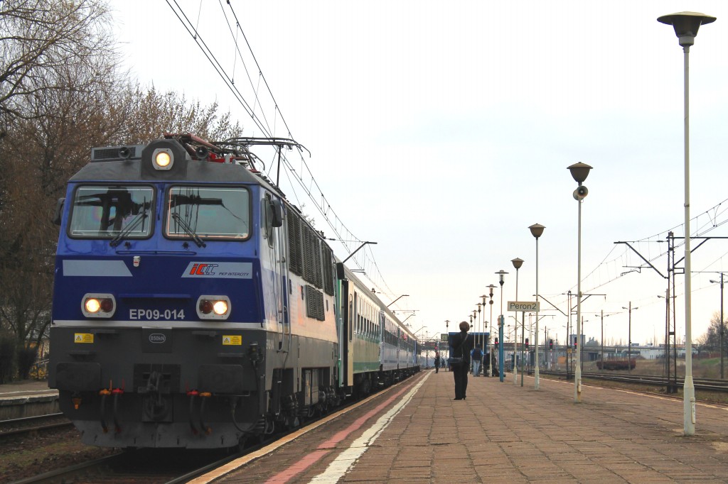 Konduktorze łaskawy byle nie do Warszawy