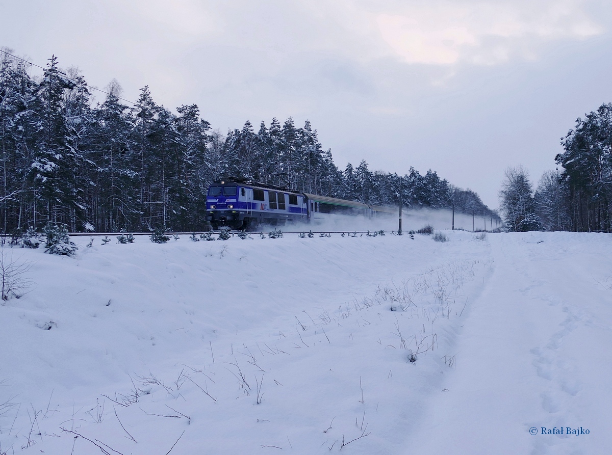 Mimo śniegów, mimo mrozów, wielka moc IC-kowych wozów