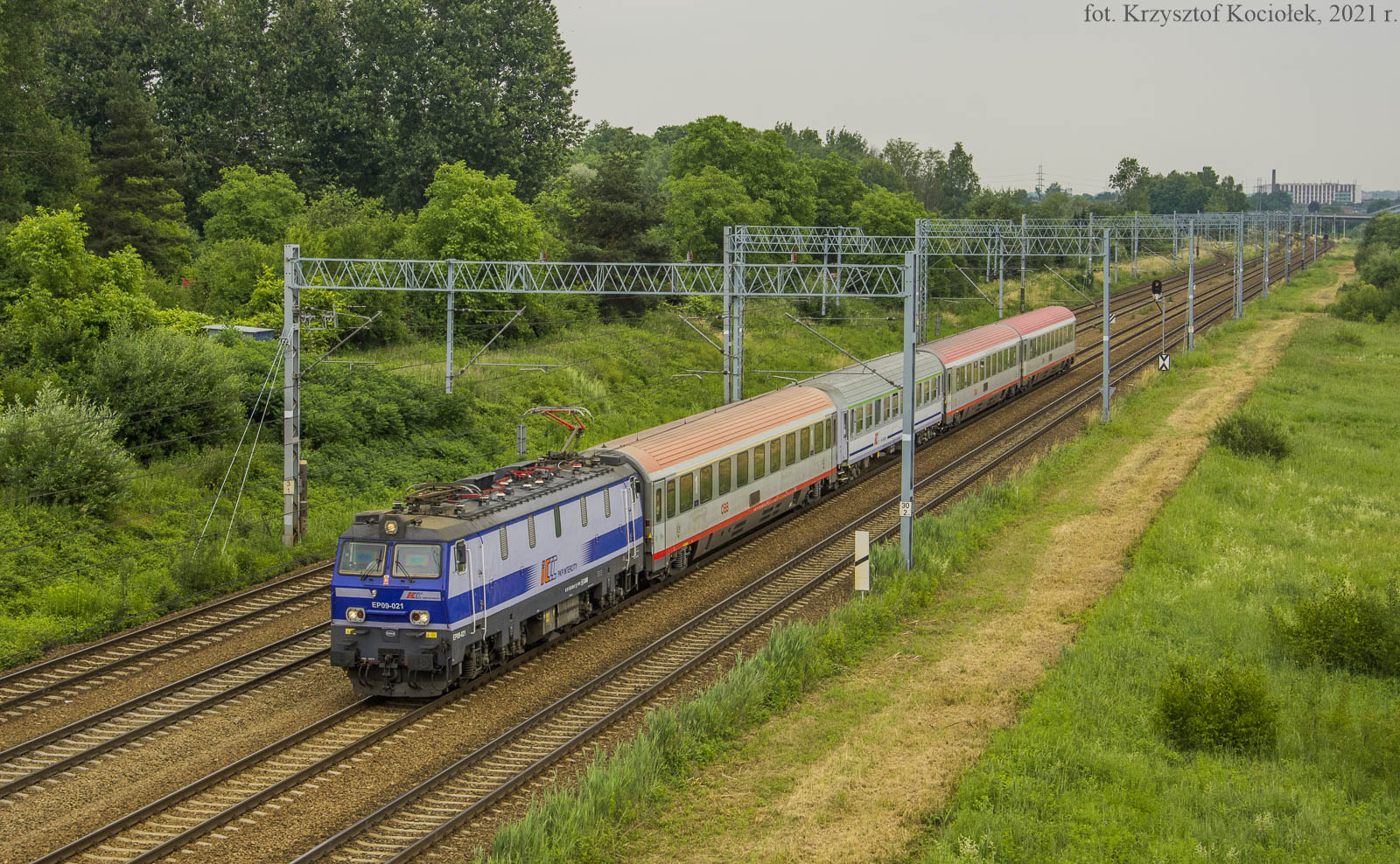 Brama Moraw na objeździe z igrekiem